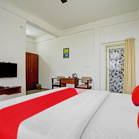 Oyo Flagship 81260 Star Lights Hotel Munnar Kültér fotó