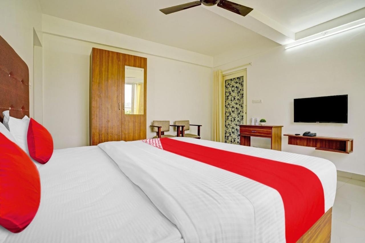 Oyo Flagship 81260 Star Lights Hotel Munnar Kültér fotó