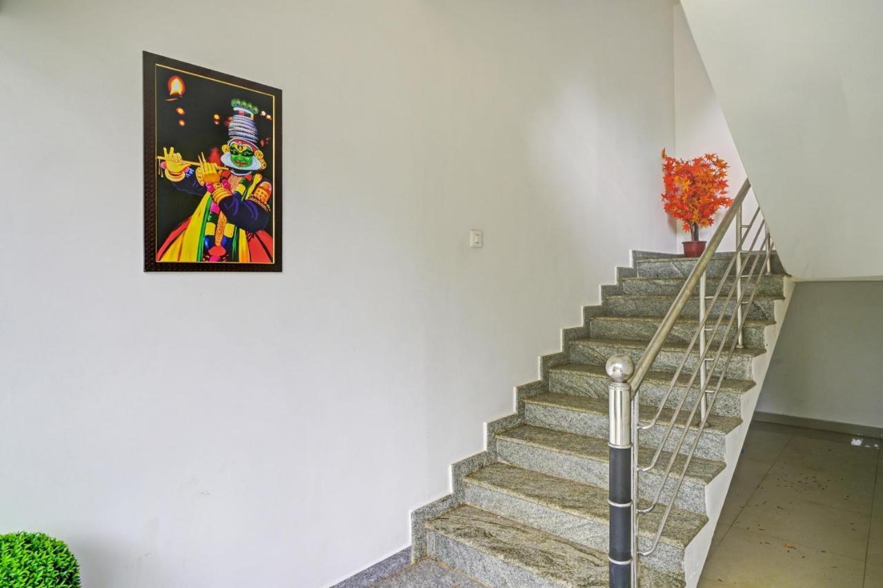Oyo Flagship 81260 Star Lights Hotel Munnar Kültér fotó