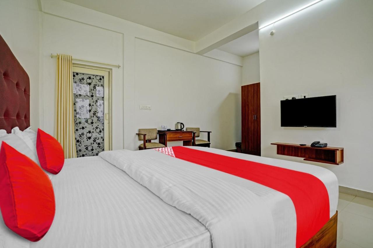 Oyo Flagship 81260 Star Lights Hotel Munnar Kültér fotó